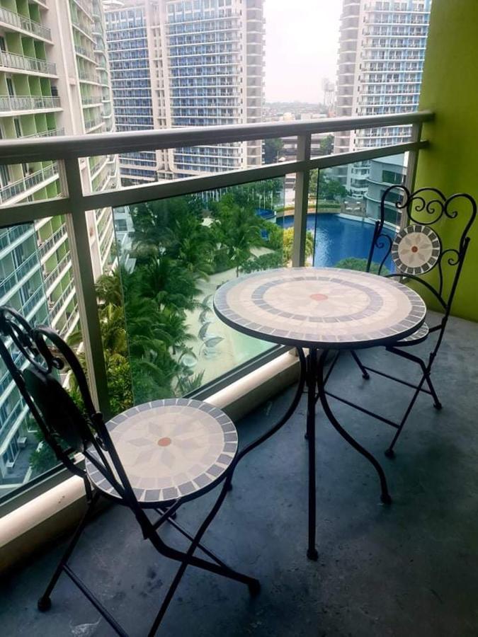 Ebony'S Place At Shore Residences Manila Exterior photo
